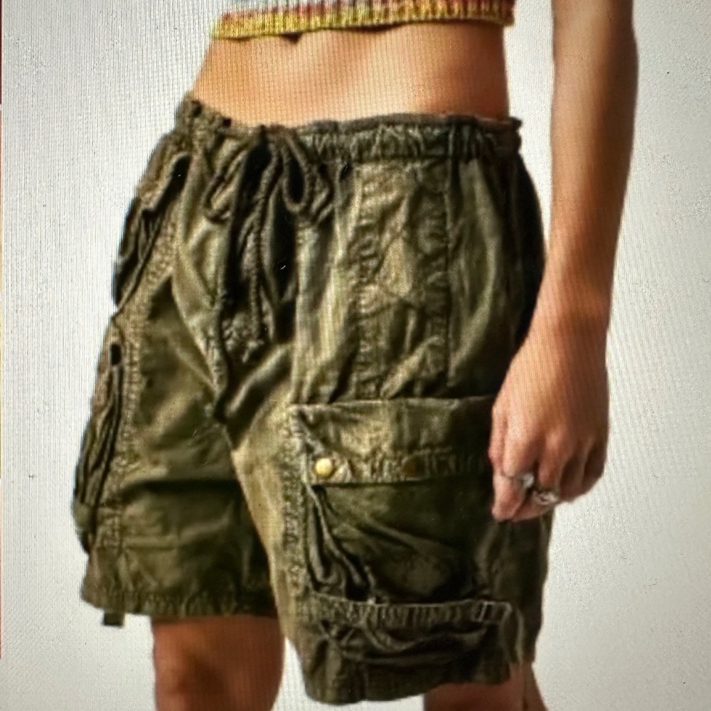 Free people Moon Bay Parachute Cargo shorts. NWOT